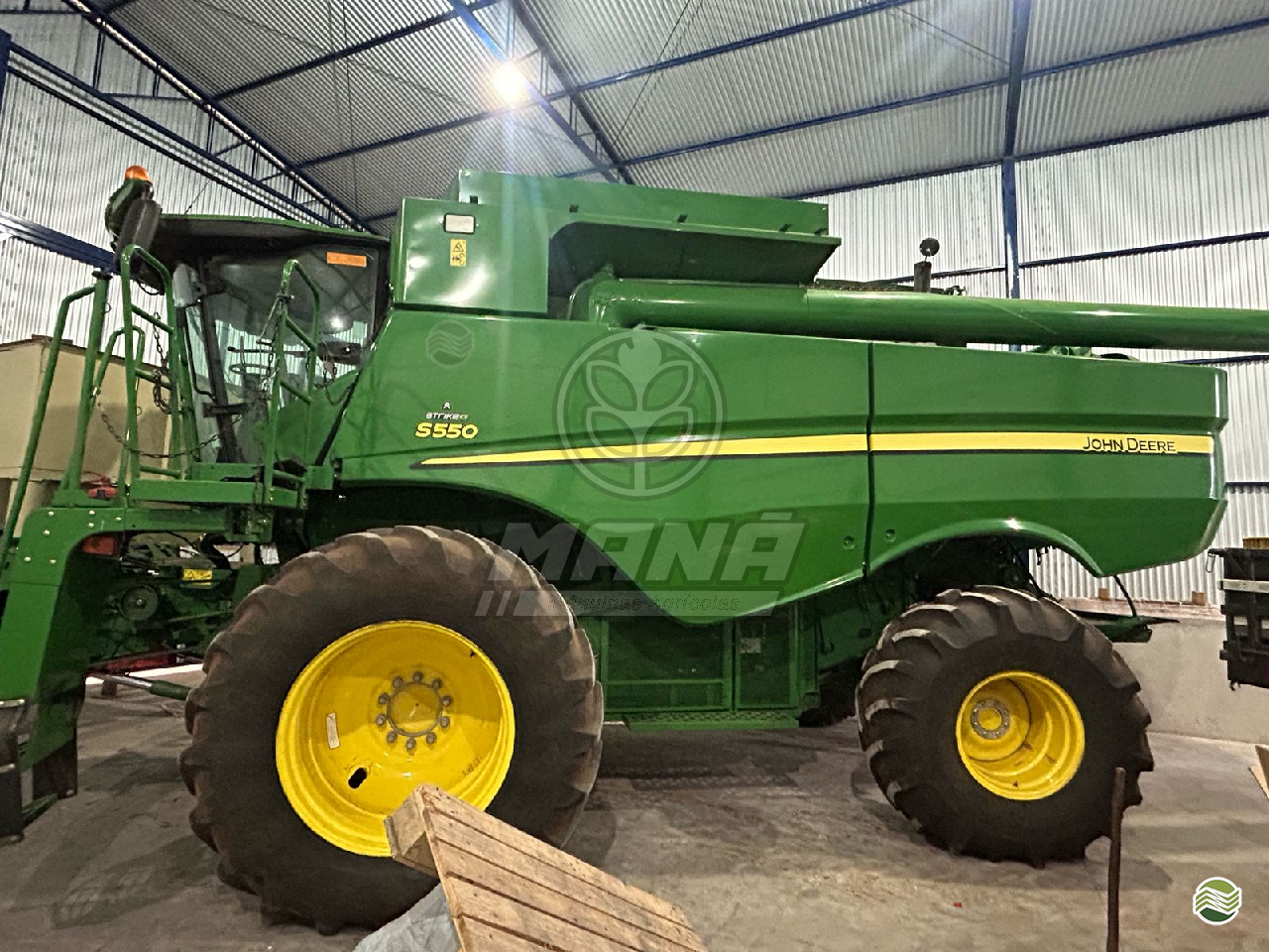 COLHEITADEIRA JOHN DEERE JOHN DEERE S550 Mana Máquinas RIBEIRAO PRETO SÃO PAULO SP